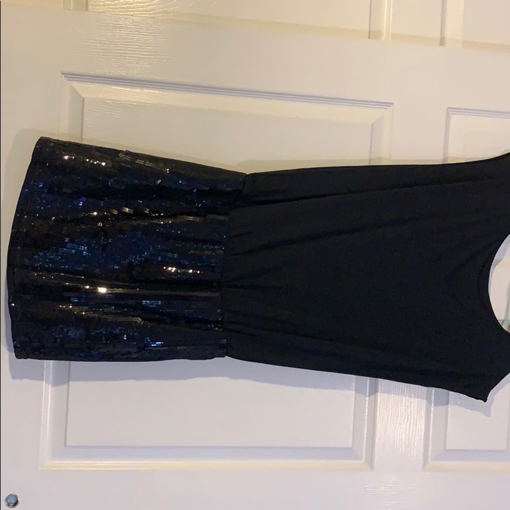 Dress - Picture 5 of 5